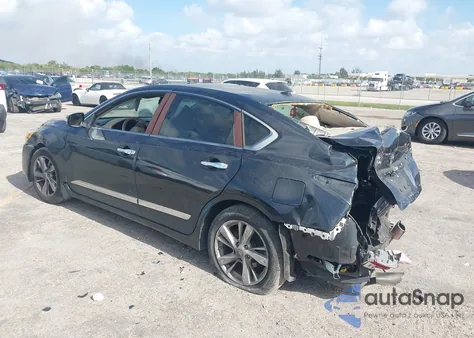 2015 Nissan Altima 2.5 Sv z USA, uszkodzony, nr VIN 1N4AL3APXFC194817